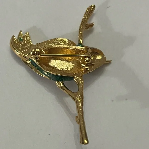 Stunning Vintage Gold Tone Bird Brooch with Red eye, emerald green & blue colors - Picture 4 of 5